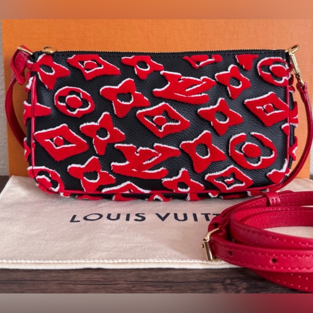Louis Vuitton x Urs Fischer 2020 Monogram tufted pouchette Ltd Ed. Full Set EUC